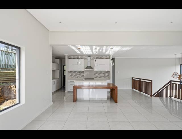 4 BEDROOM HOUSE FOR SALE IN PALM LAKES ESTATE